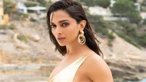 sexy deepika padukone pics|Deepika Padukones Glam Swimwear Looks From Pathaan And .